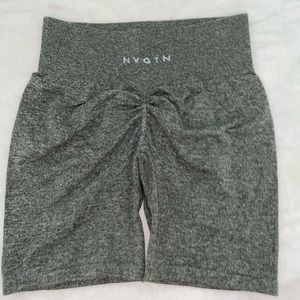 Nvgtn scrunch shorts khaki